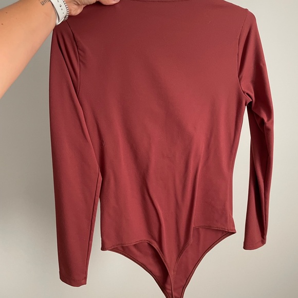 Long-Sleeve Double-Layered Seamless Bodysuit - Picture 2 of 7